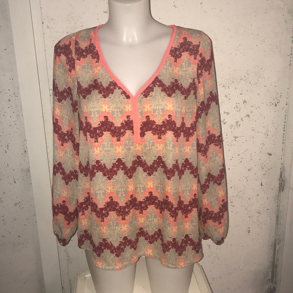 Tunic with a pretty design light weight